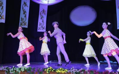 The puppet theater presents the performance “Men dep oila” dedicated to the 95th anniversary of Mukagali Maqataev