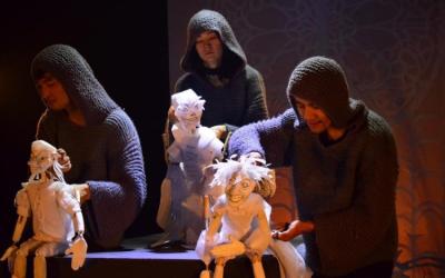 The Eternal Voice of Love in the Language of Puppets